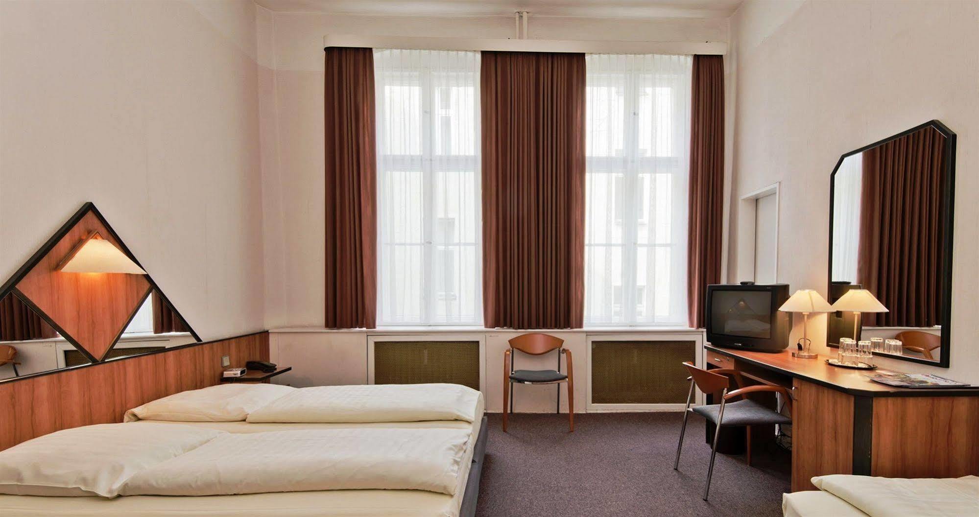 Rewari 3* Berlino